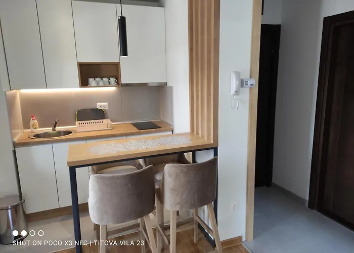 23 Titova アパート