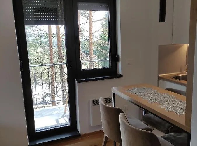 アパート 23 Titova *