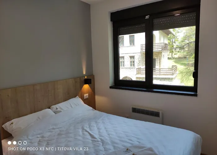 アパート 23 Titova Palisat