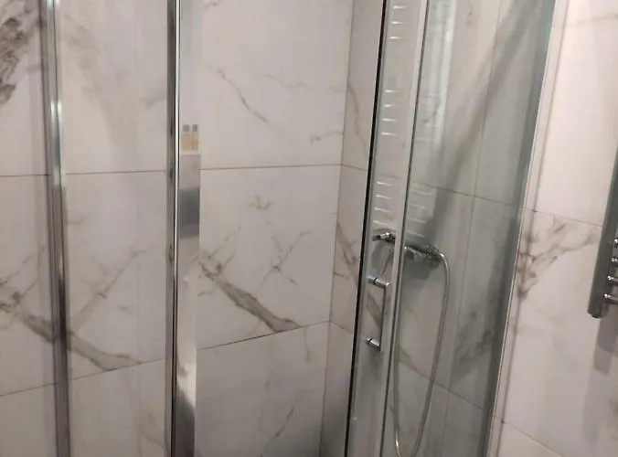 23 Titova アパート *